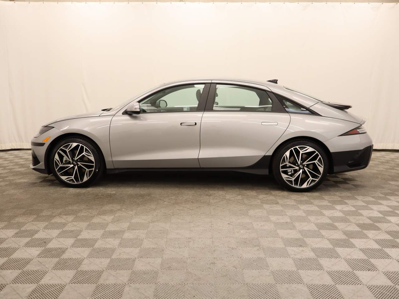 2025 Hyundai IONIQ 6 SEL