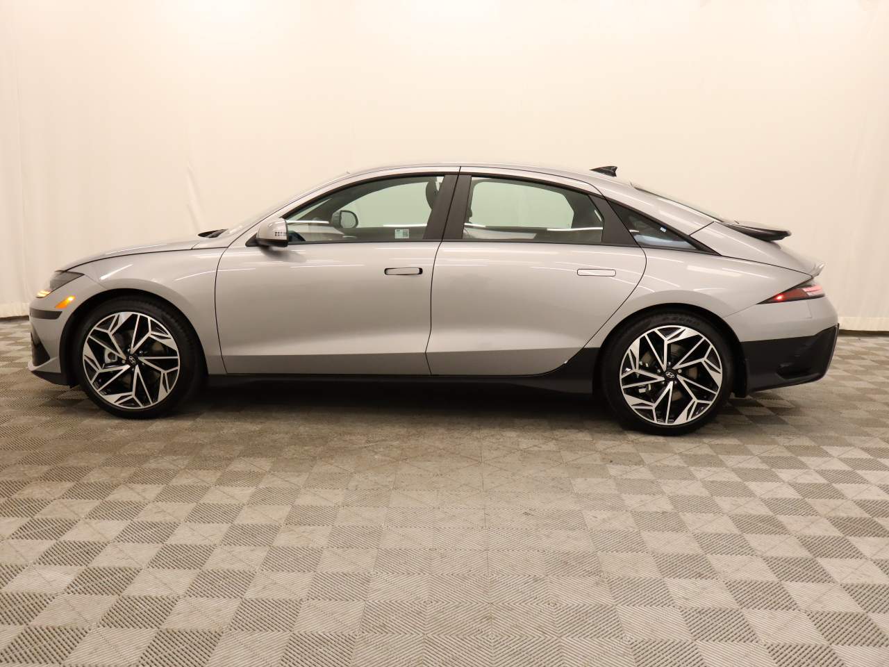 2025 Hyundai IONIQ 6 SEL