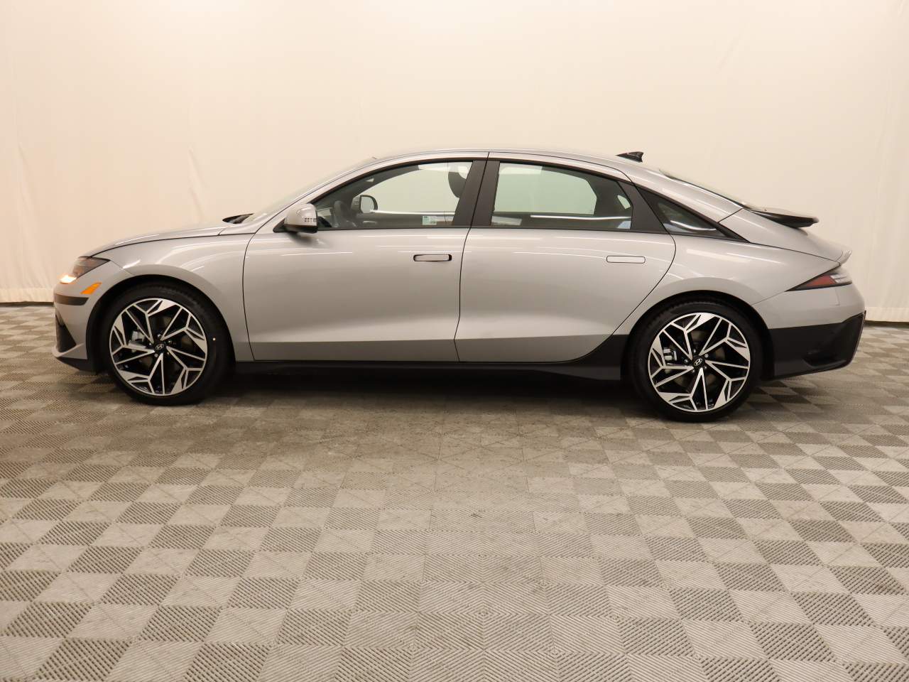 2025 Hyundai IONIQ 6 SEL