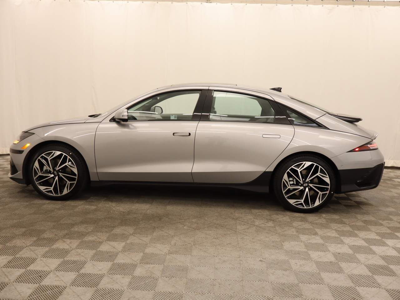 2025 Hyundai IONIQ 6 Limited