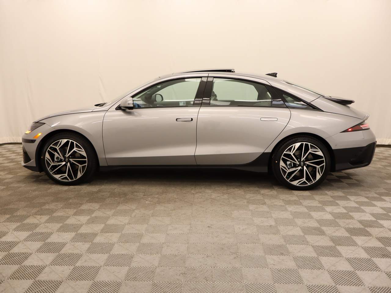 2025 Hyundai IONIQ 6 Limited