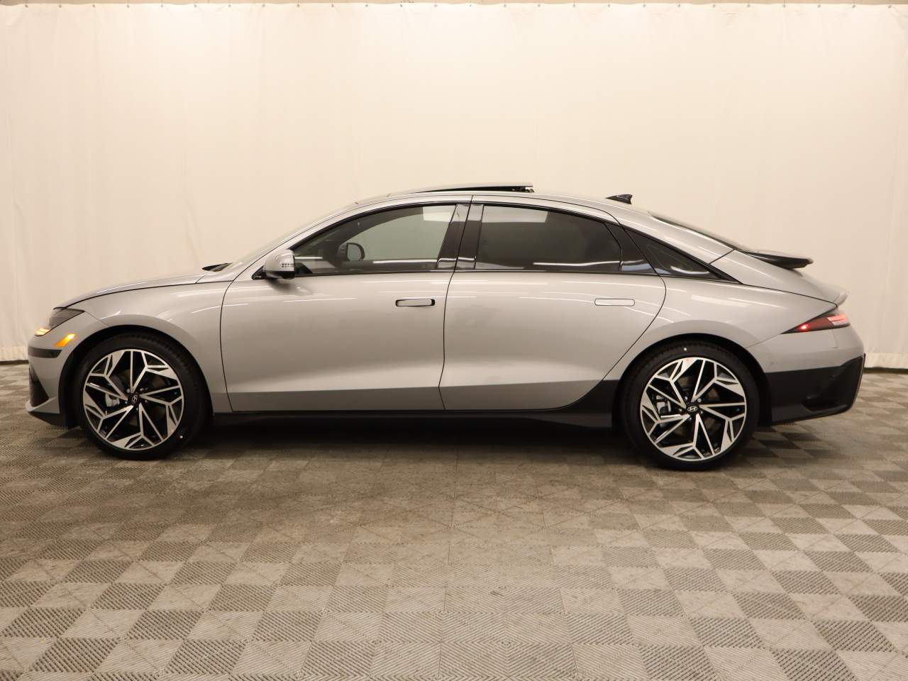 2025 Hyundai IONIQ 6 Limited