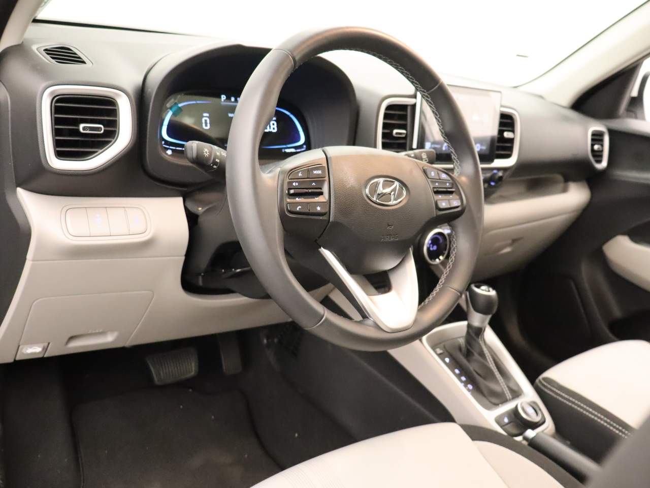 2026 Hyundai Venue SEL - Photo 14