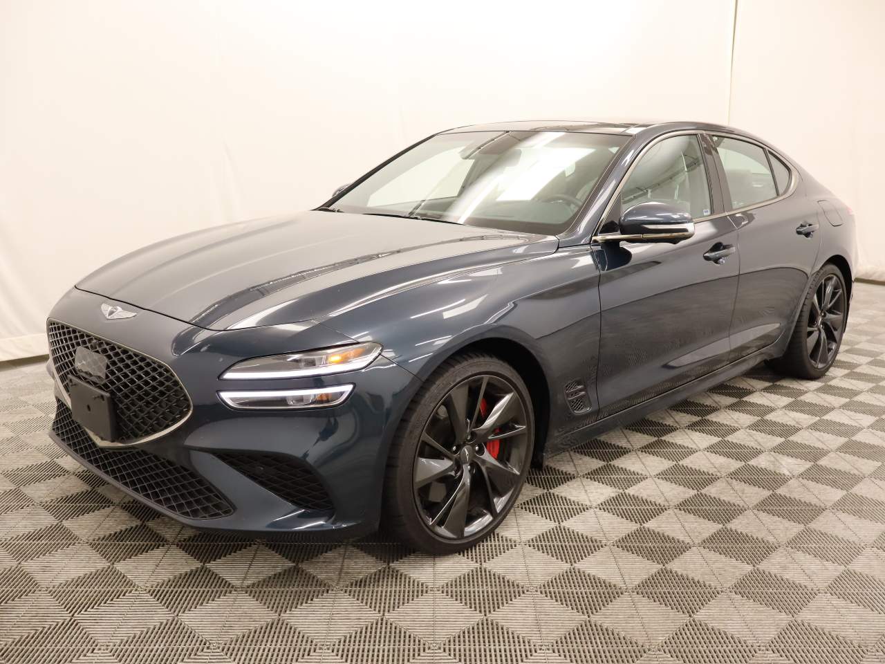 2022 Genesis G70 3.3T Standard