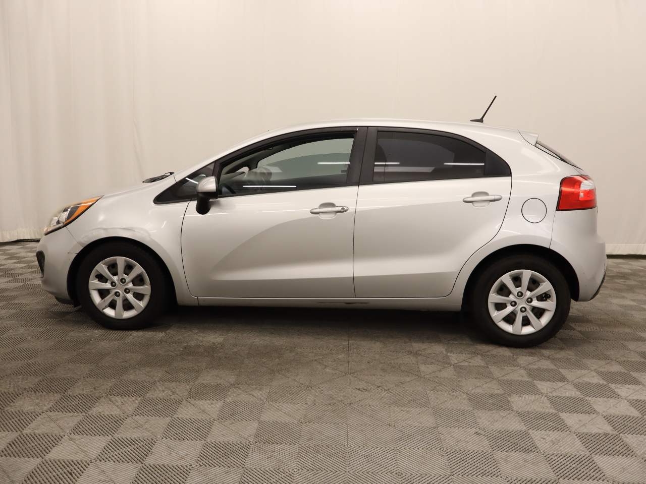 2014 Kia Rio 5-Door LX