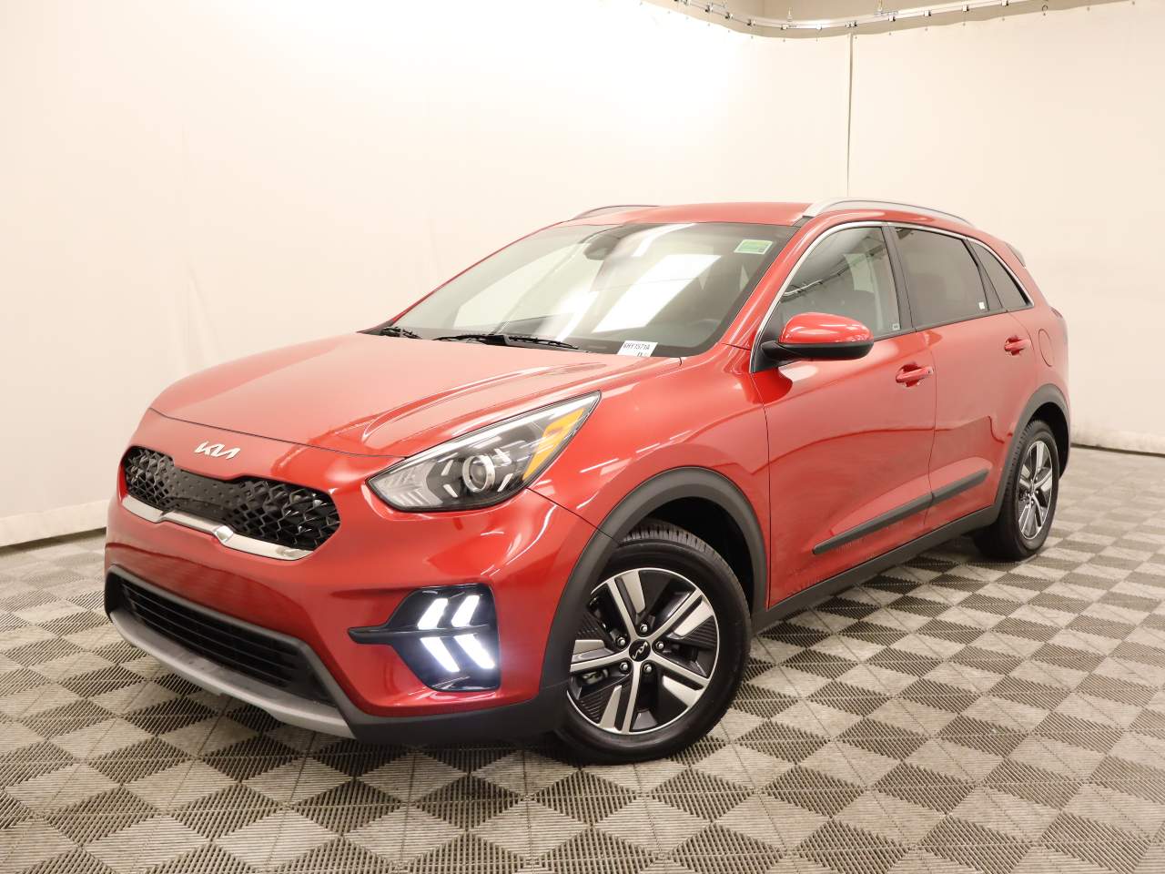 2022 Kia Niro LXS's photo