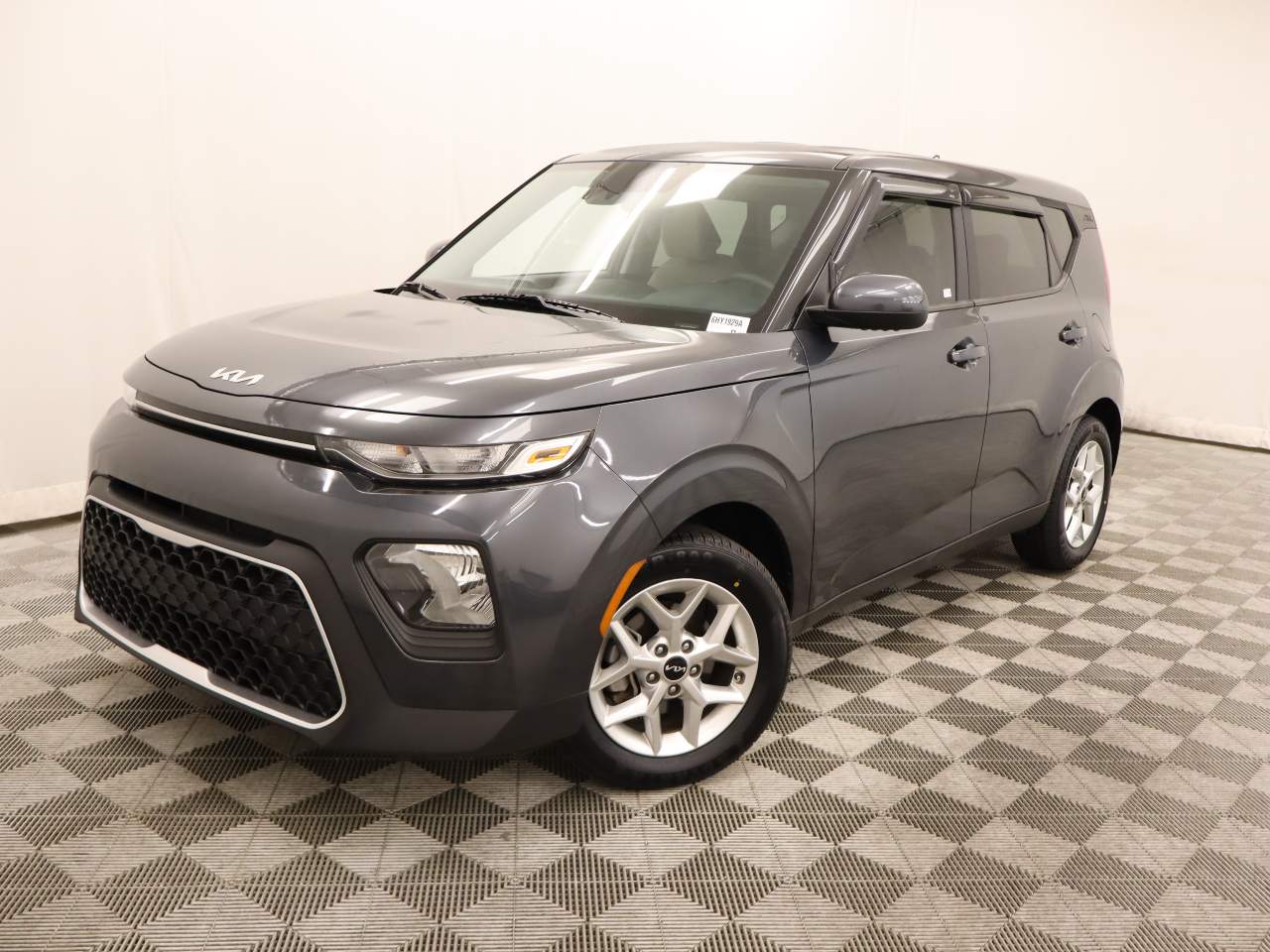 2022 Kia Soul LX's photo