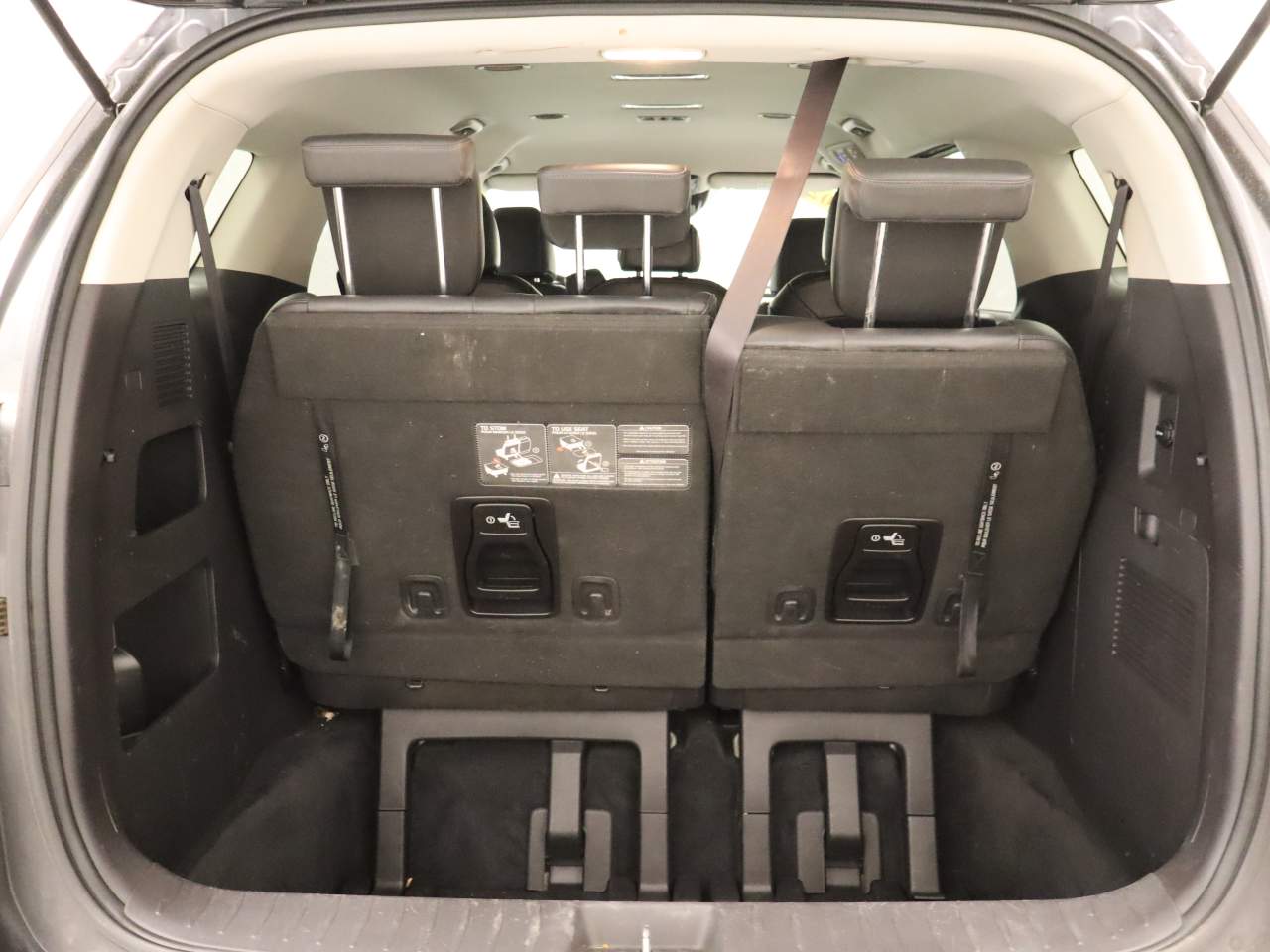 2022 Kia Carnival LX