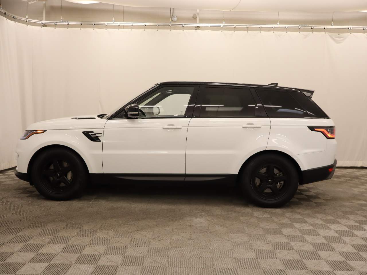 2020 Land Rover Range Rover Sport SE