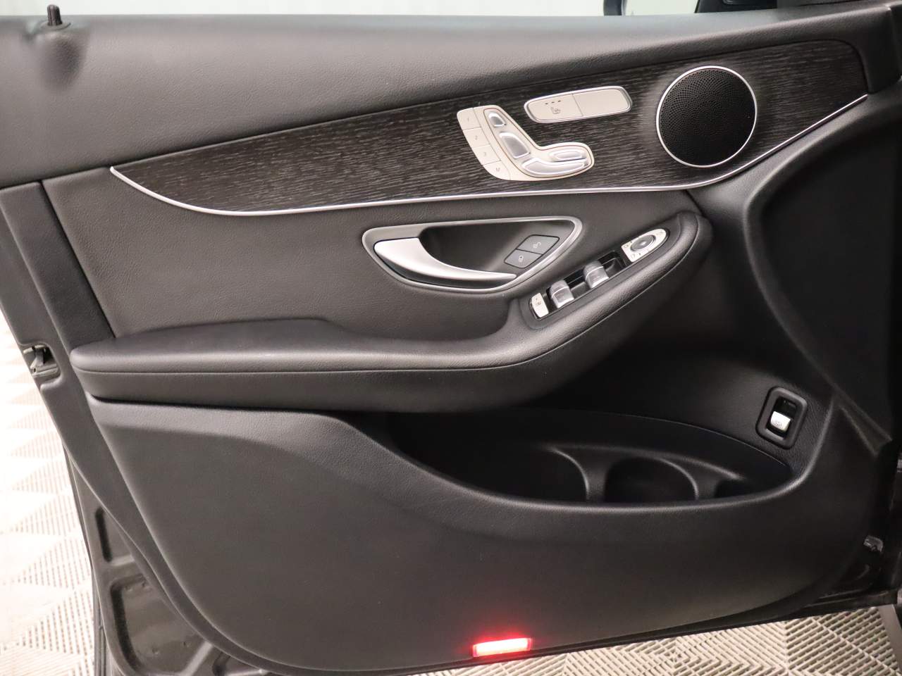 2022 Mercedes-Benz GLC GLC300 - Photo 18