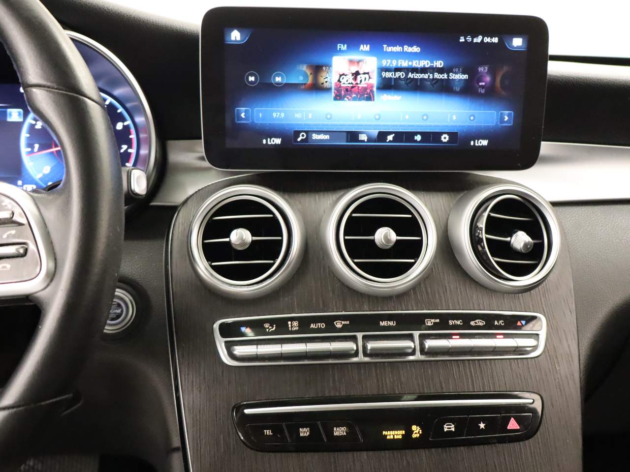 2022 Mercedes-Benz GLC GLC300 - Photo 11