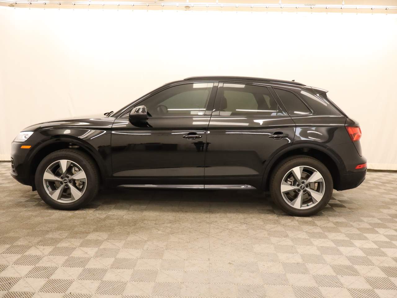 2020 Audi Q5 quattro Titanium Premium 45 TFSI