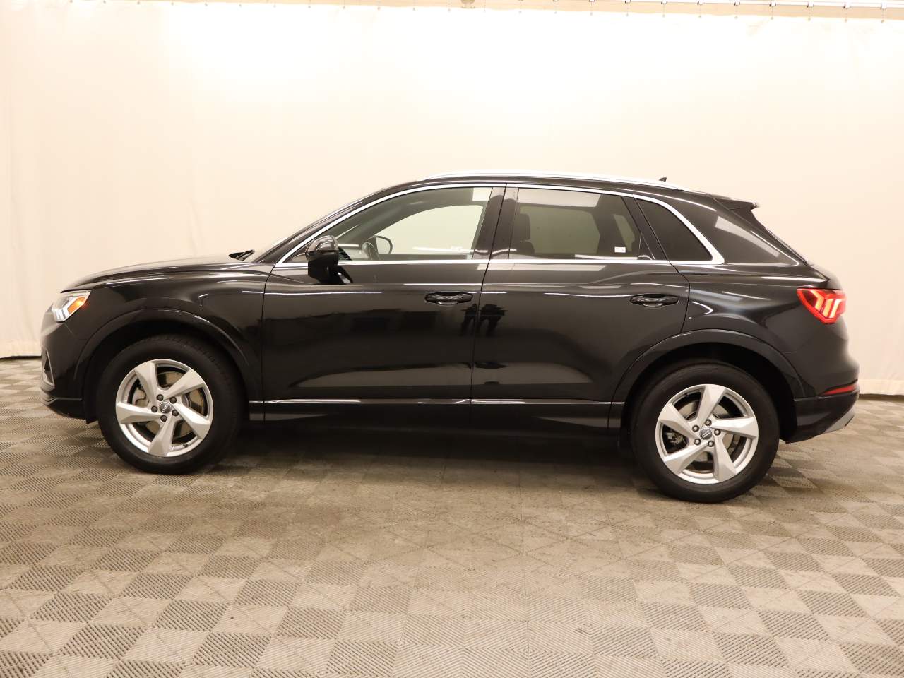 2019 Audi Q3 quattro Premium Plus 45 TFSI