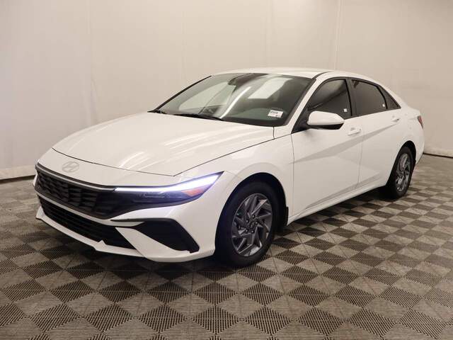 2025 Hyundai ELANTRA Hybrid