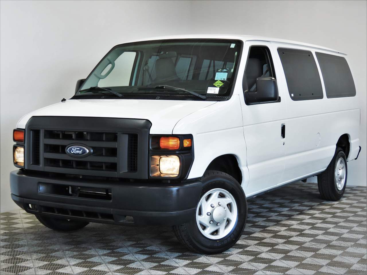 2013 Ford E-Series E-350 SD XL