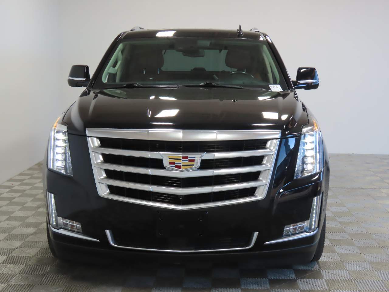 Used 2018 Cadillac Escalade Premium Luxury with VIN 1GYS4CKJ1JR248799 for sale in Scottsdale, AZ