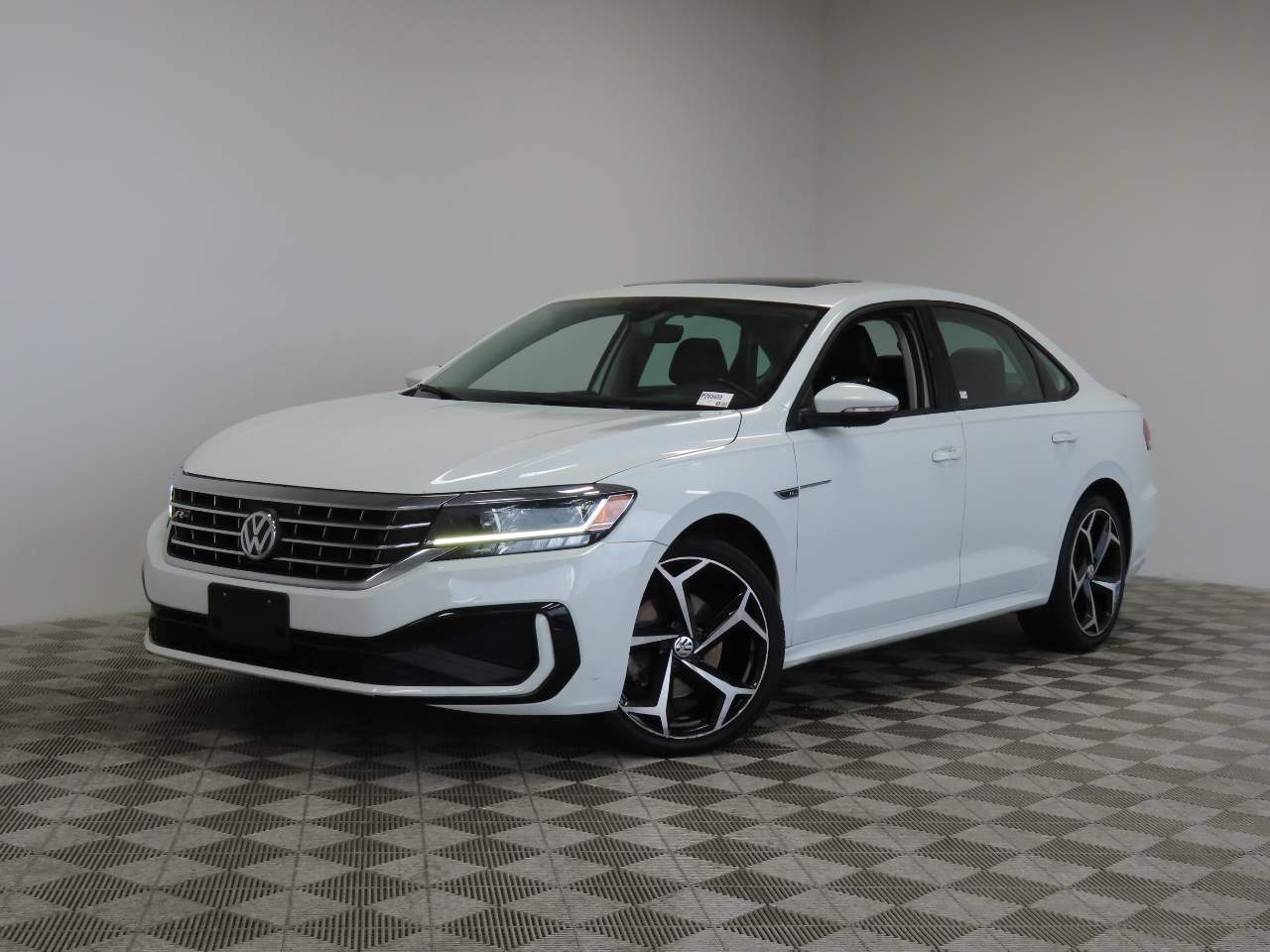 2020 Volkswagen Passat R-Line