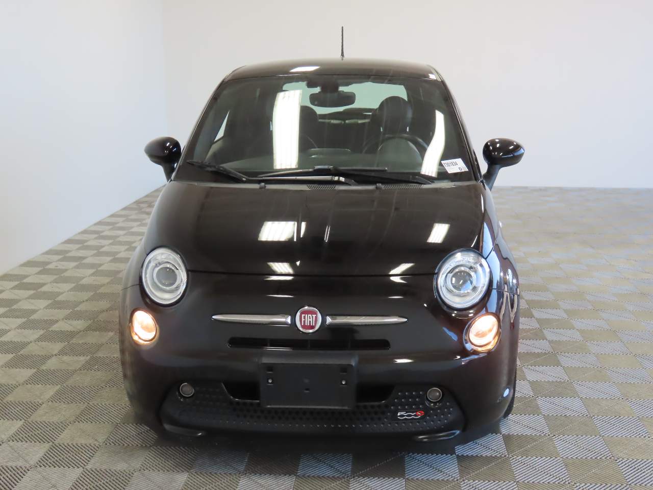 Used 2019 FIAT 500e Battery Electric with VIN 3C3CFFGE2KT802737 for sale in Scottsdale, AZ