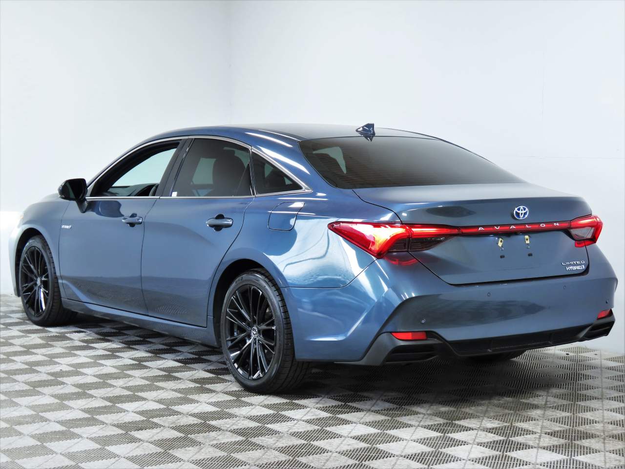 2021 Toyota Avalon Hybrid Limited