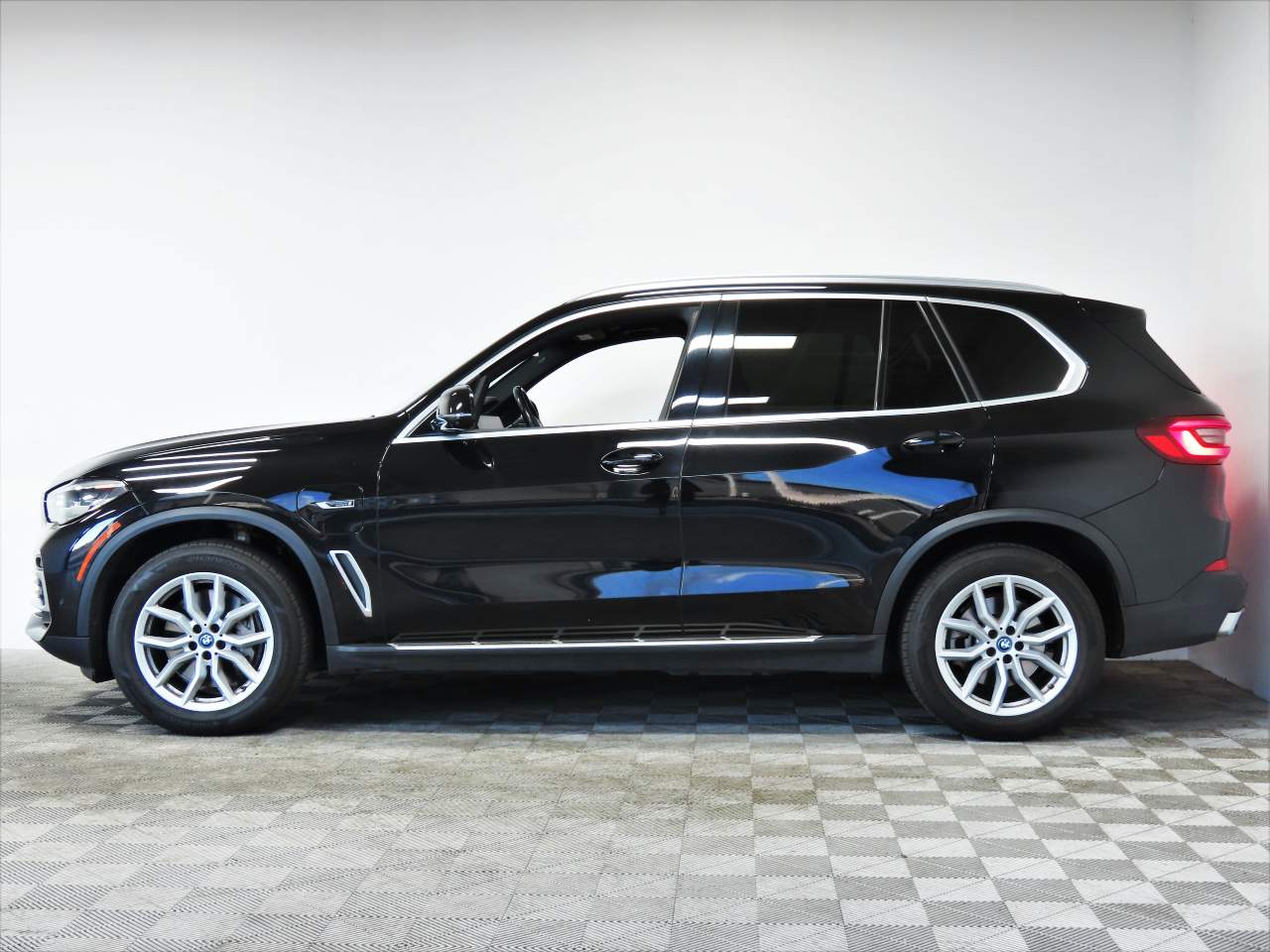 2023 BMW X5 xDrive45e