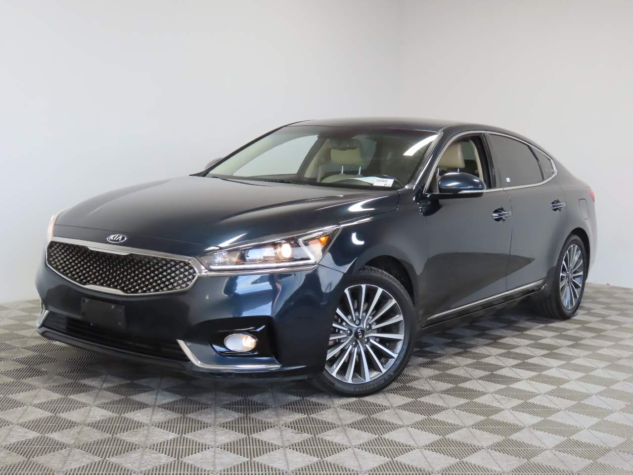 2017 Kia Cadenza Premium