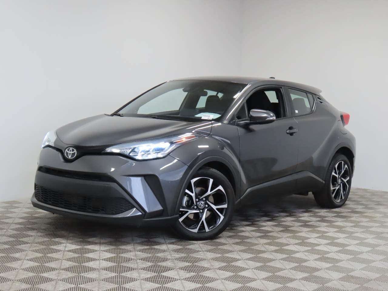 2022 Toyota C-HR XLE