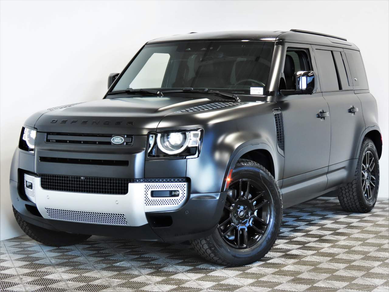 2024 Land Rover Defender 110 P300 S