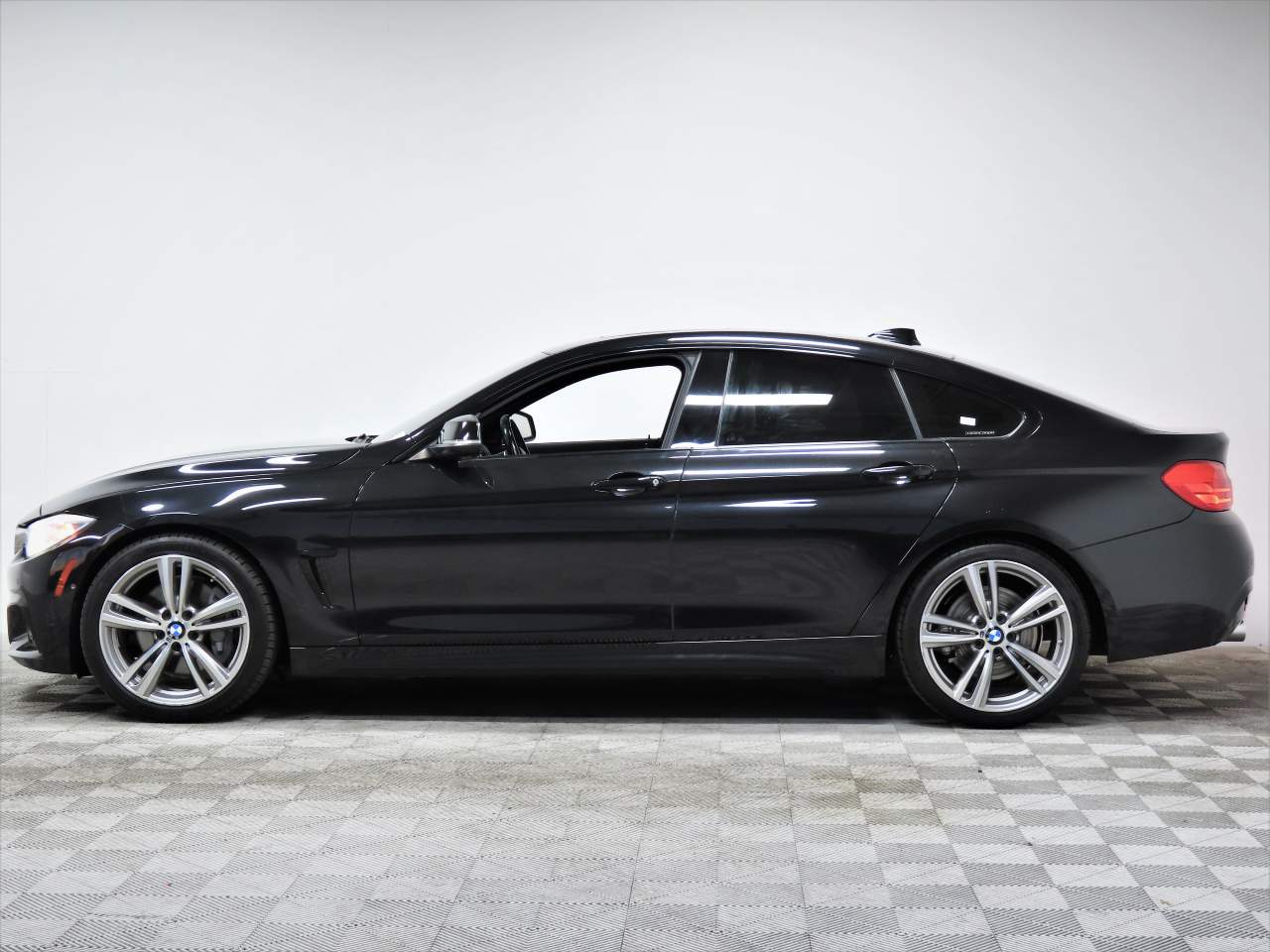 Used 2016 BMW 4 Series 435i with VIN WBA4B1C54GG242071 for sale in Scottsdale, AZ