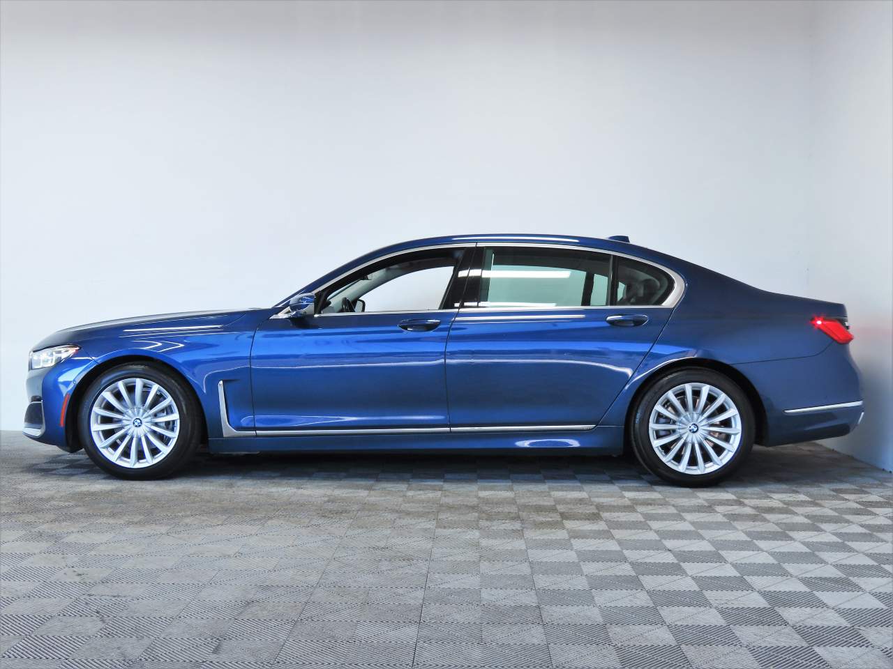 2022 BMW 7-Series 740i