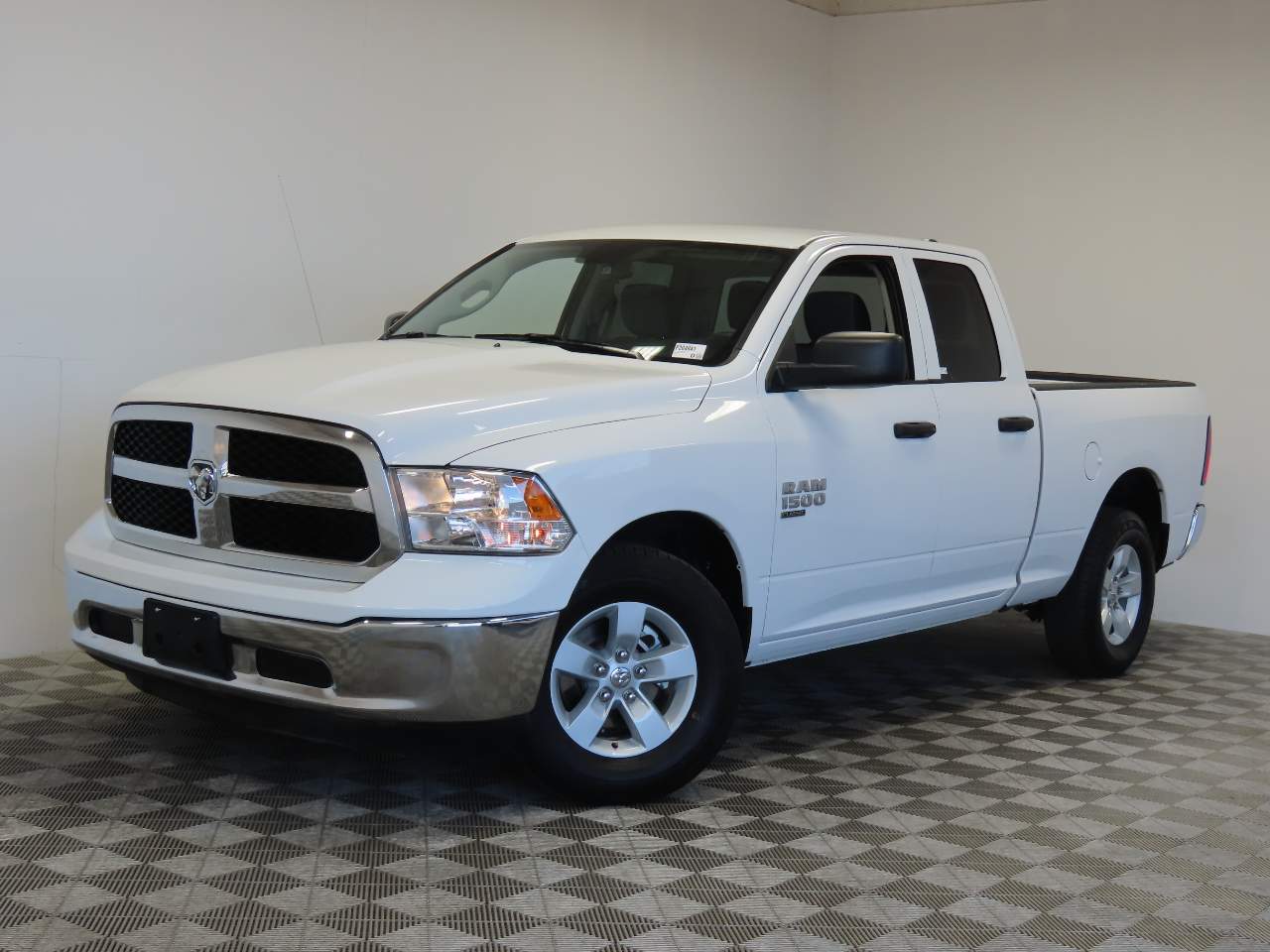 2024 Ram 1500 Classic SLT Extended Cab