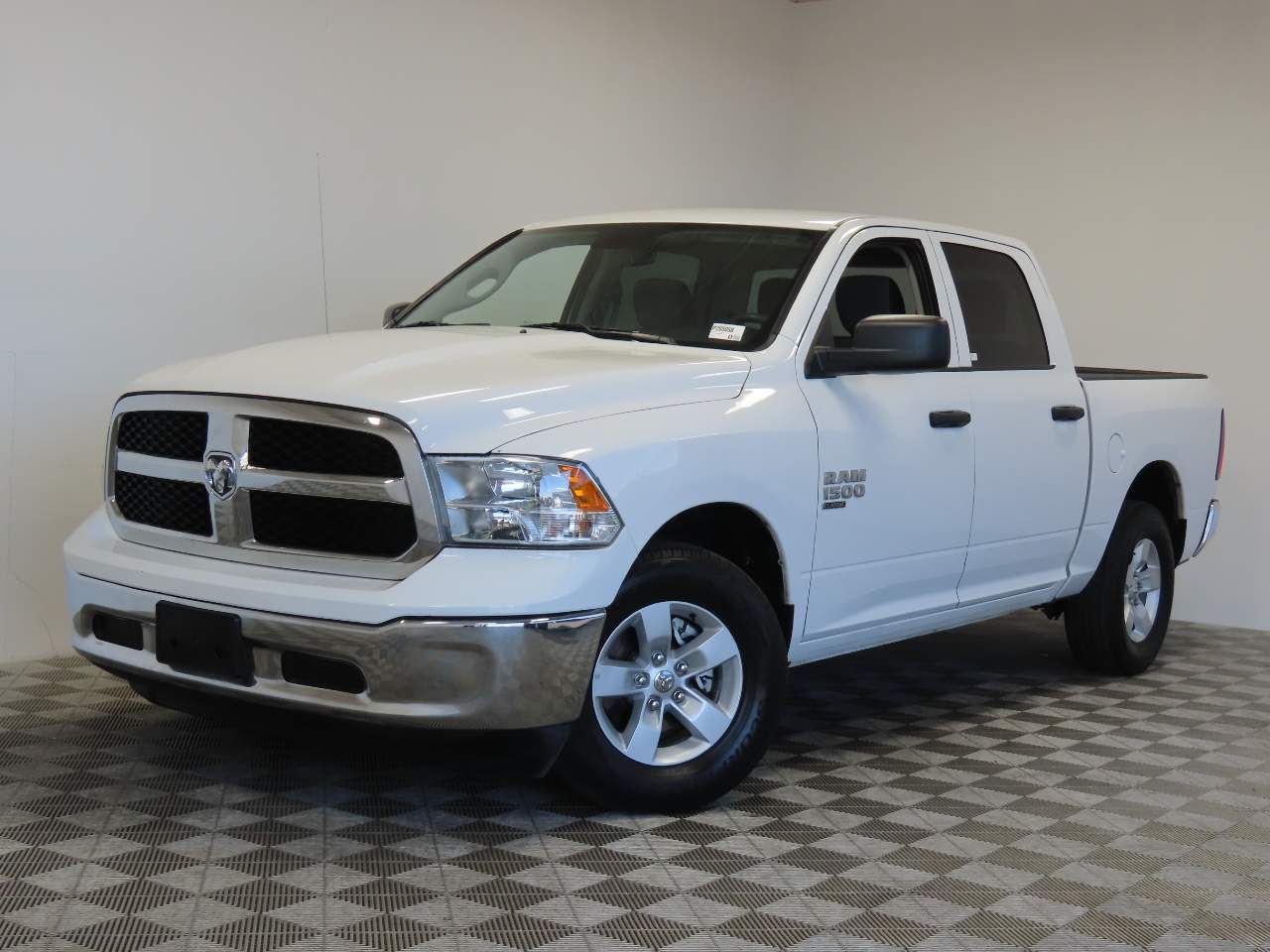 2022 Ram 1500 Classic SLT Crew Cab