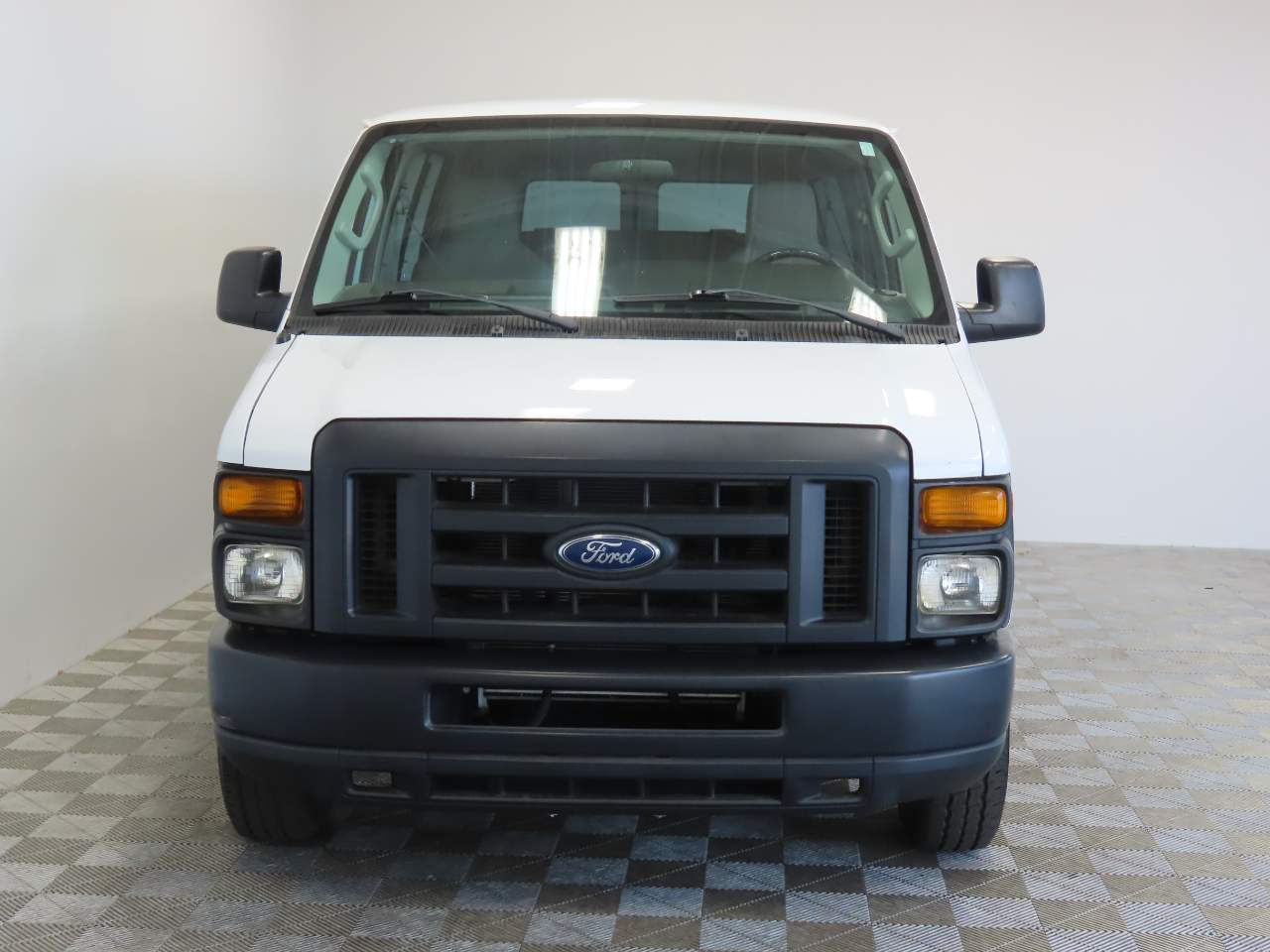 2013 Ford E-Series E-350 SD XL