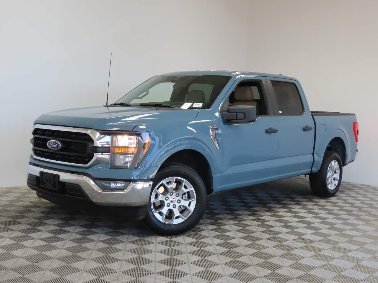 2023 Ford F-150 XLT Crew Cab