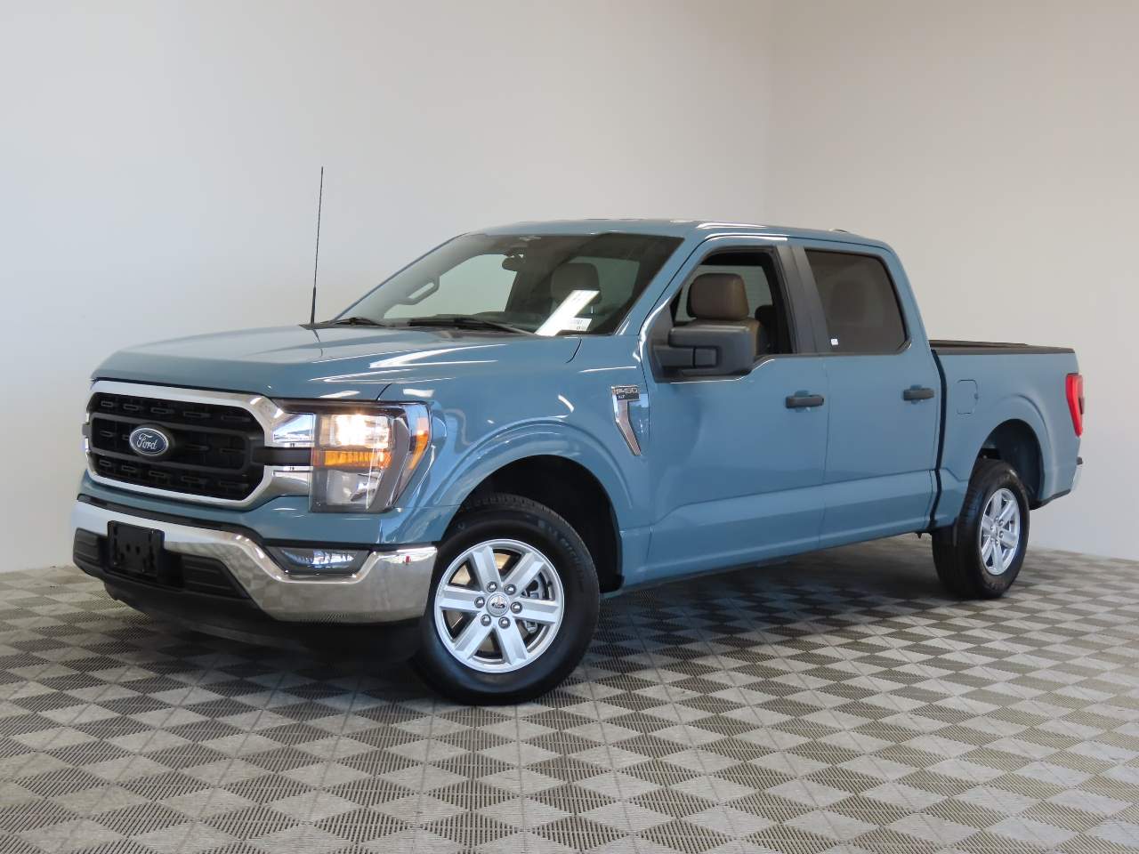 2023 Ford F-150 XLT Crew Cab