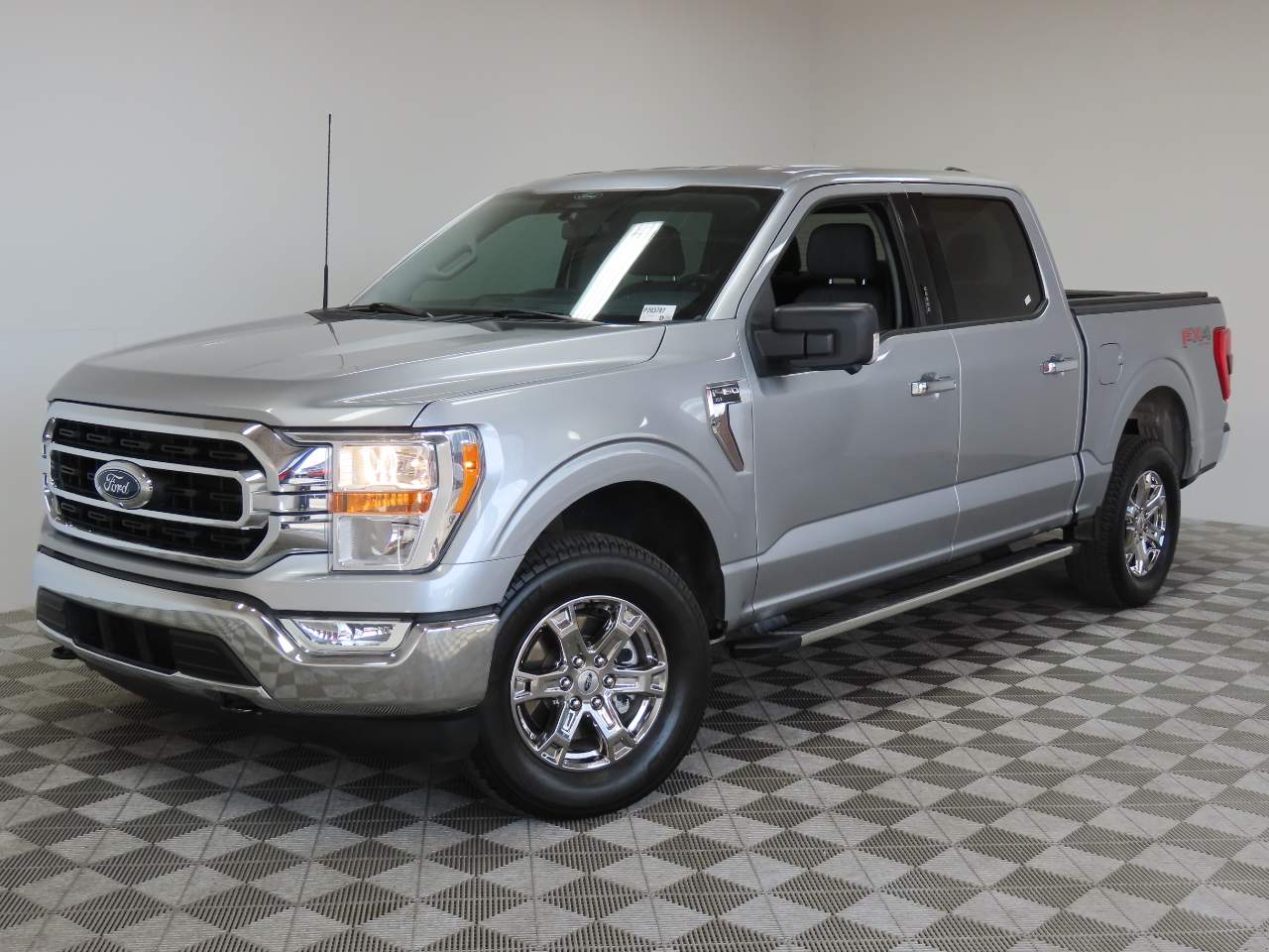 2022 Ford F-150 XLT Crew Cab