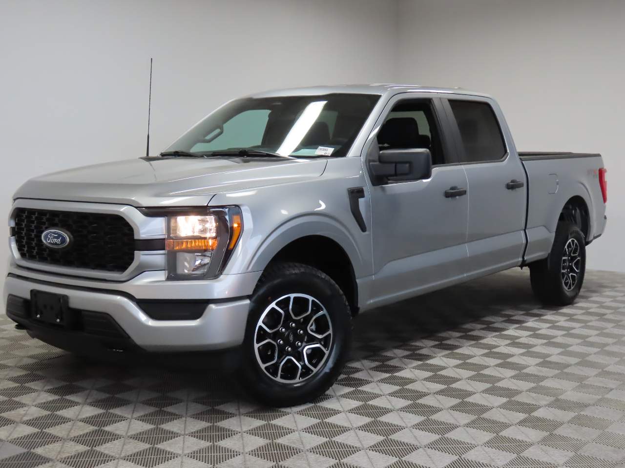 2023 Ford F-150 XL Crew Cab