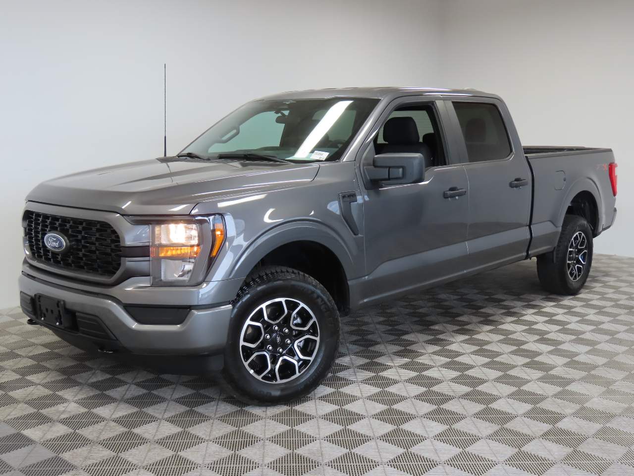 2023 Ford F-150 XL Crew Cab