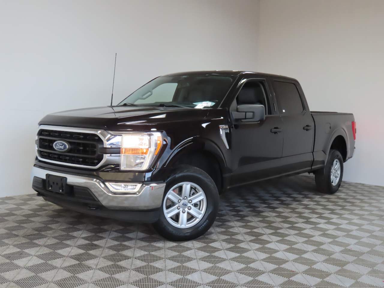 2022 Ford F-150 XLT Crew Cab