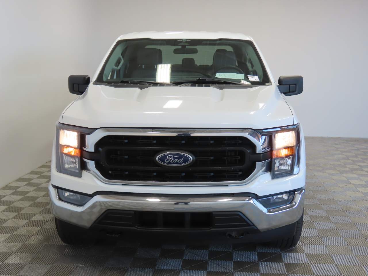 2023 Ford F-150 XLT Crew Cab