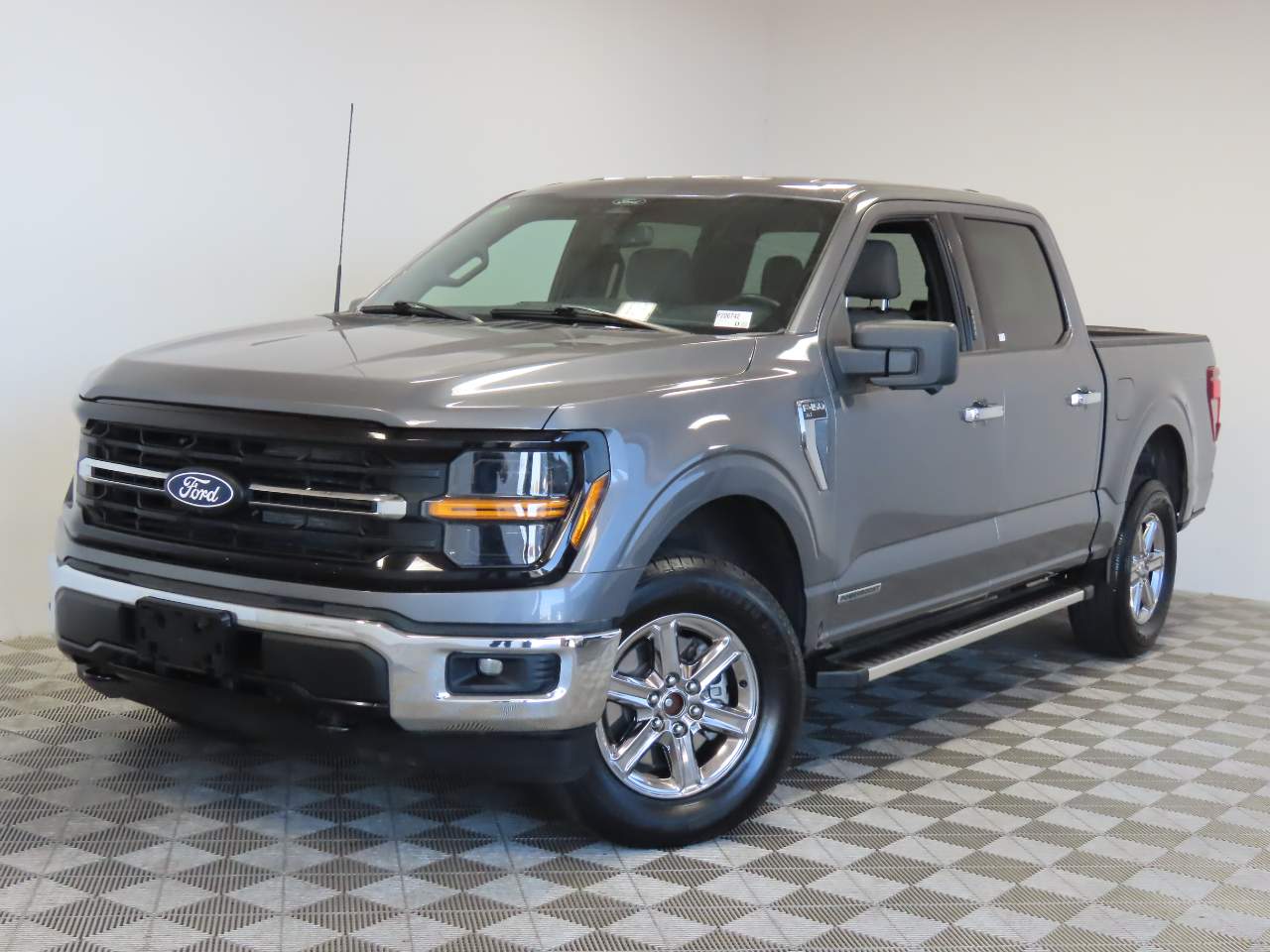 2024 Ford F-150 XLT Crew Cab