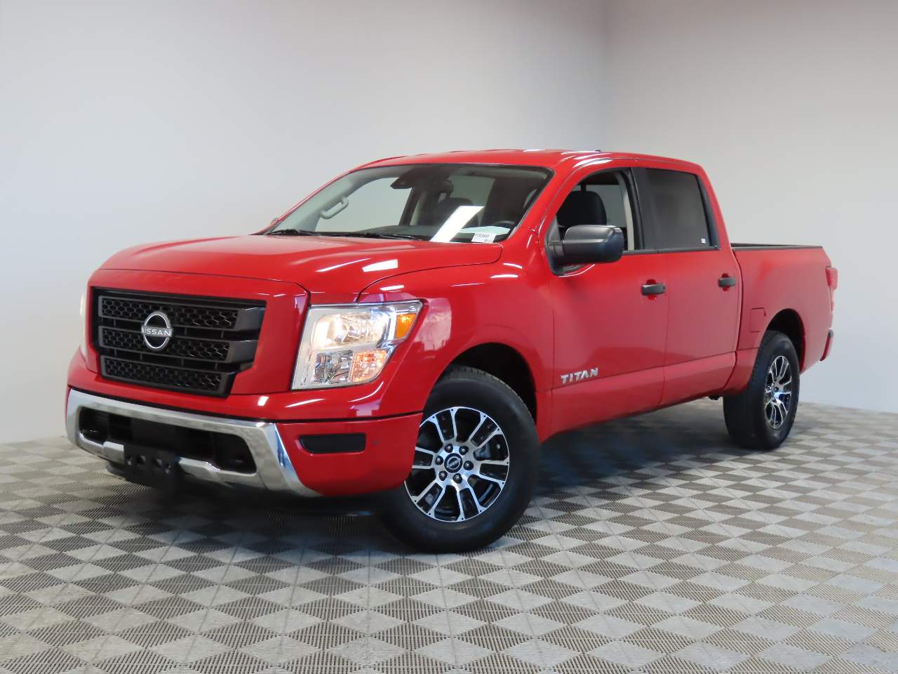 2023 Nissan Titan SV Crew Cab