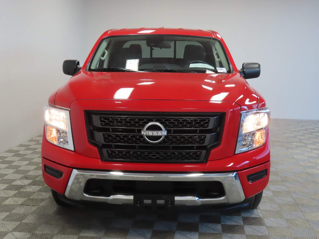 2023 Nissan Titan SV Crew Cab