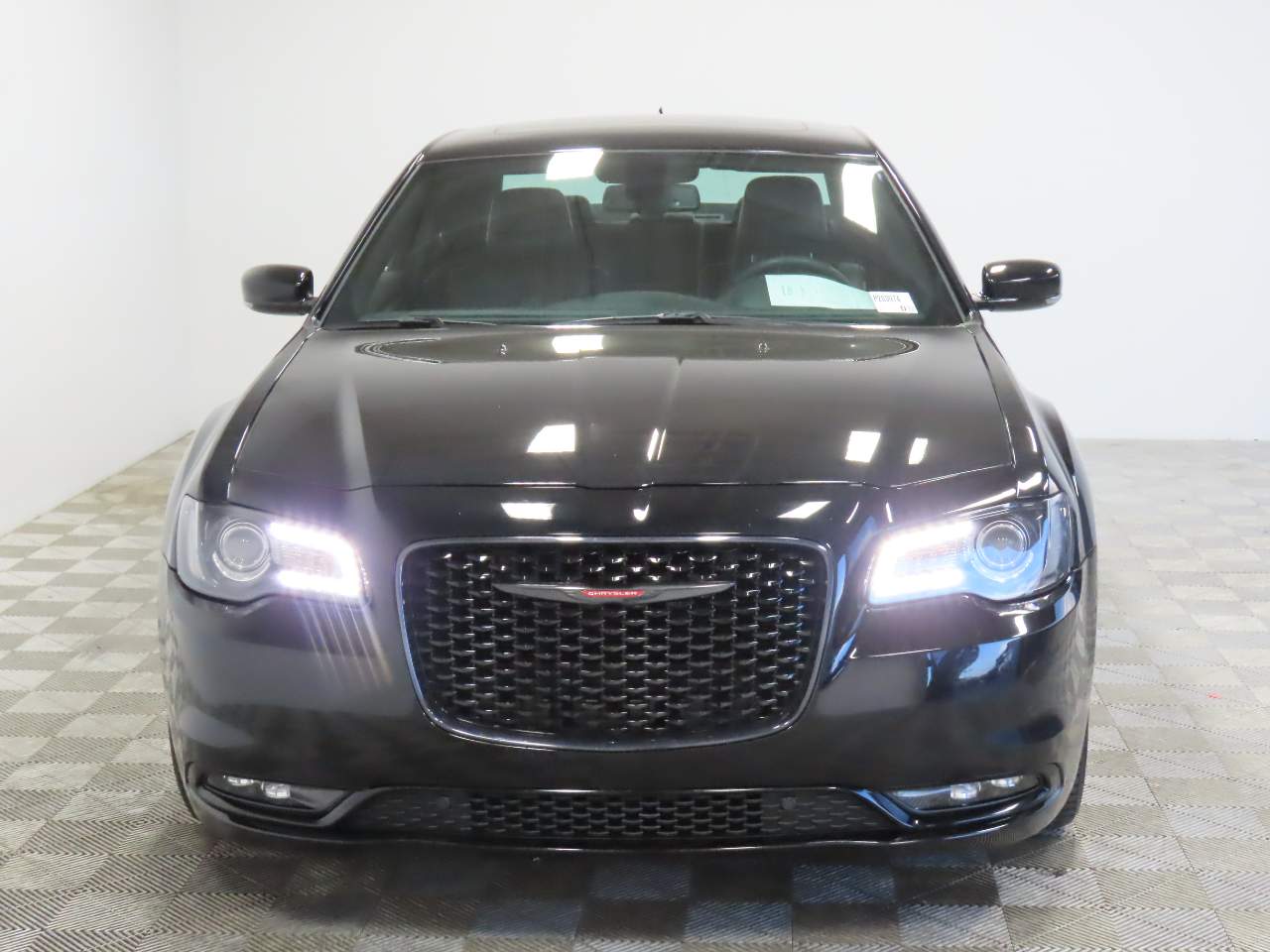 Used 2023 Chrysler 300 S with VIN 2C3CCABG8PH511616 for sale in Scottsdale, AZ