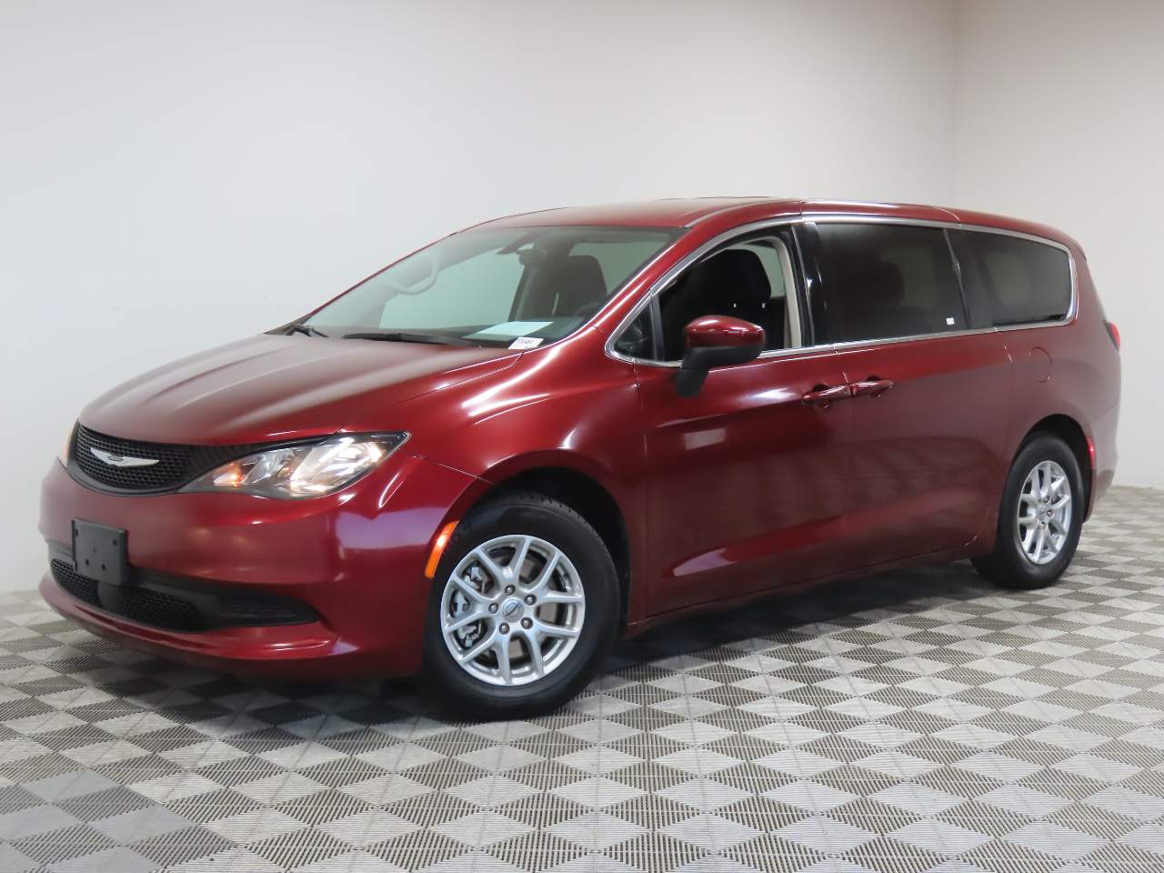 2022 Chrysler Voyager LX