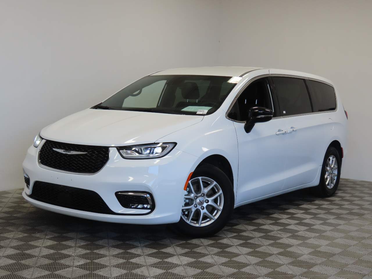 2024 Chrysler Pacifica Touring