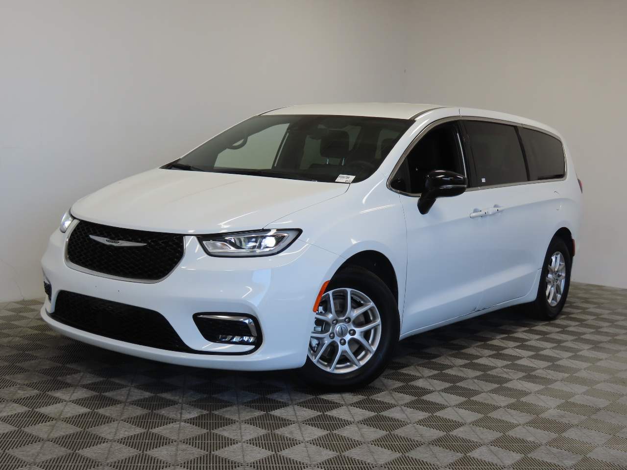 2024 Chrysler Pacifica Touring