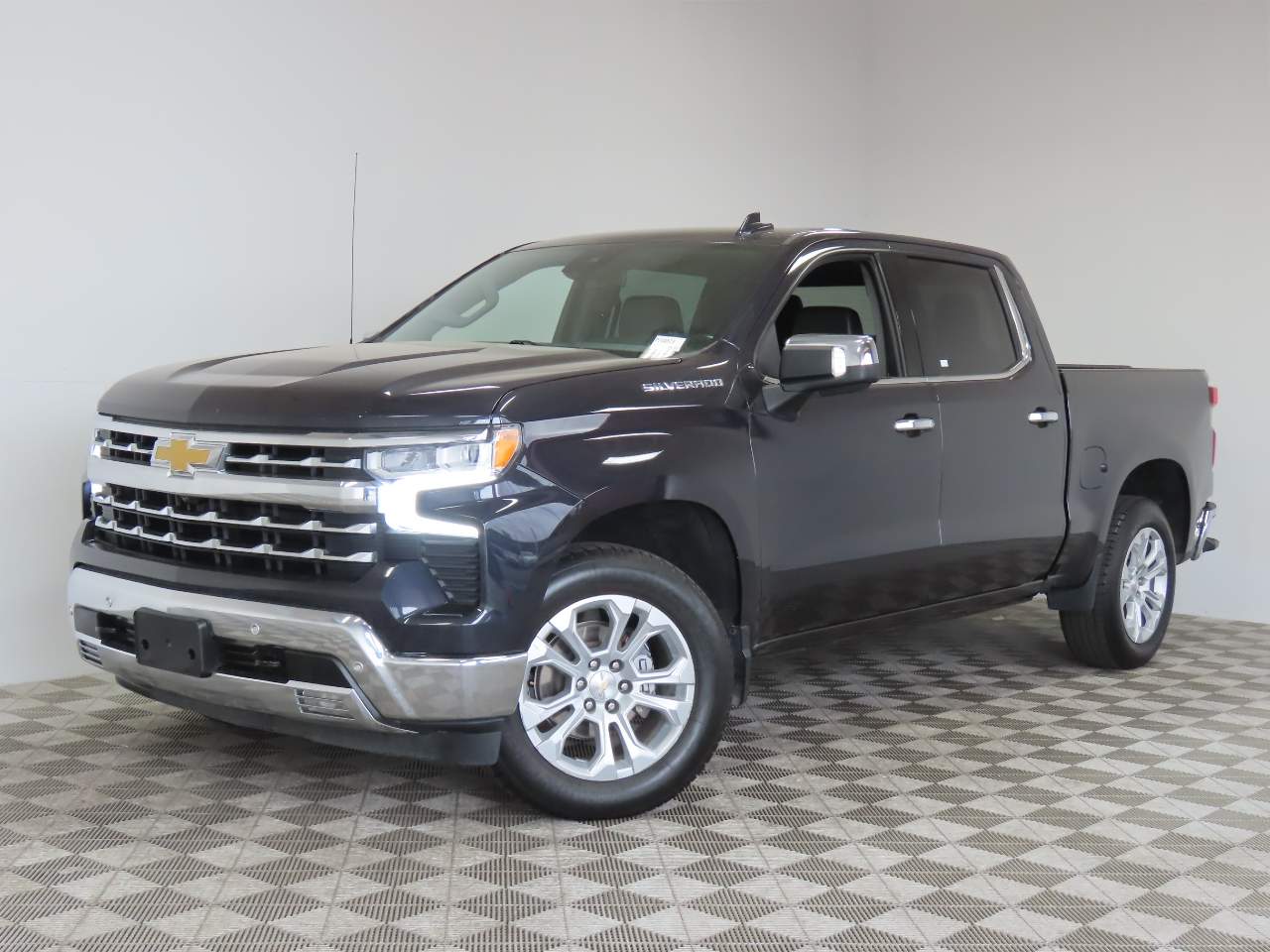 2023 Chevrolet Silverado 1500 LTZ Crew Cab