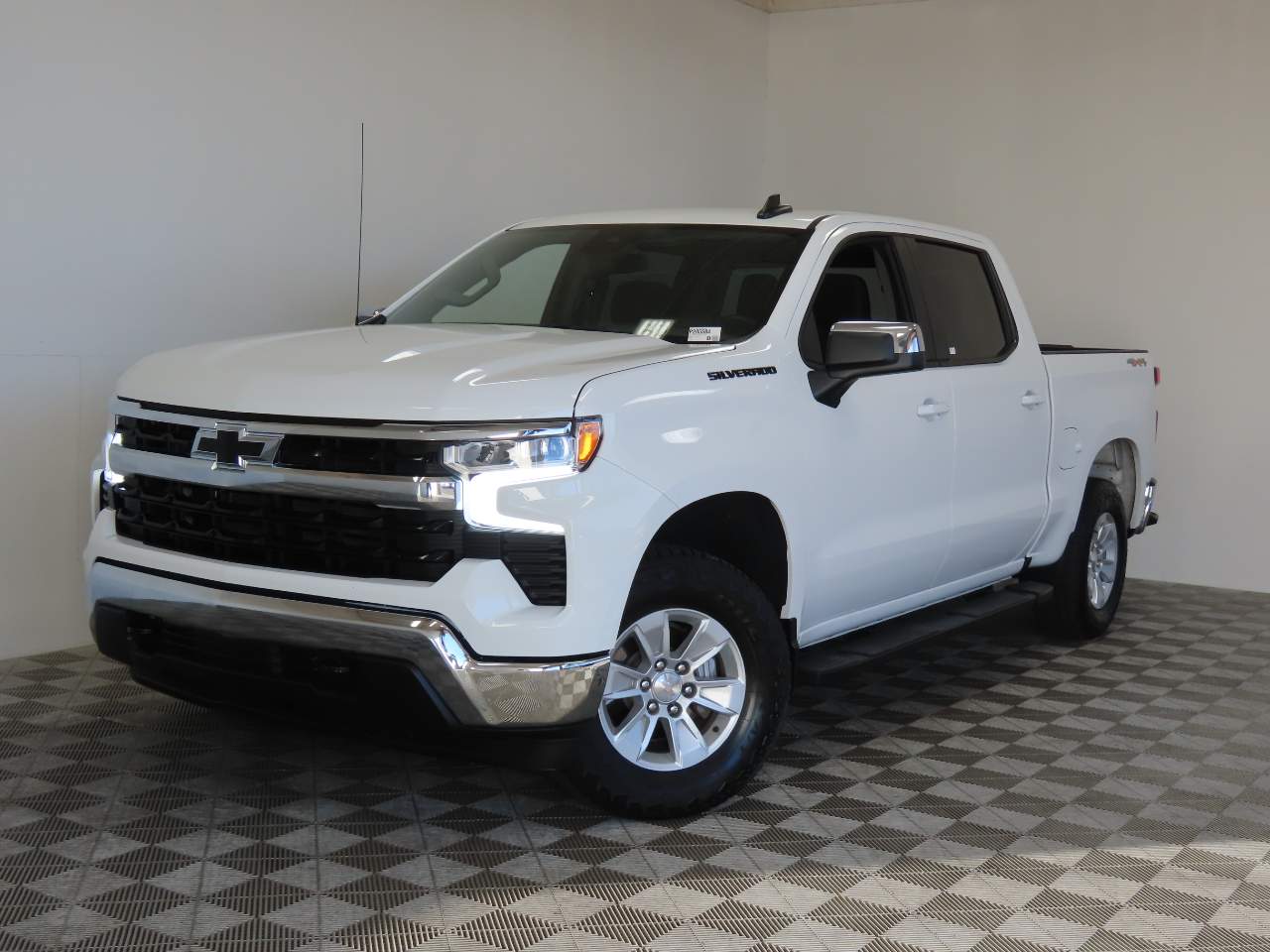 2025 Chevrolet Silverado 1500 LT Crew Cab