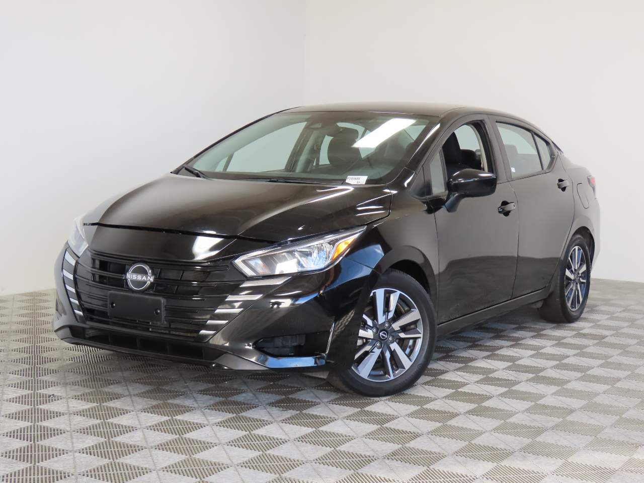 2023 Nissan Versa SV