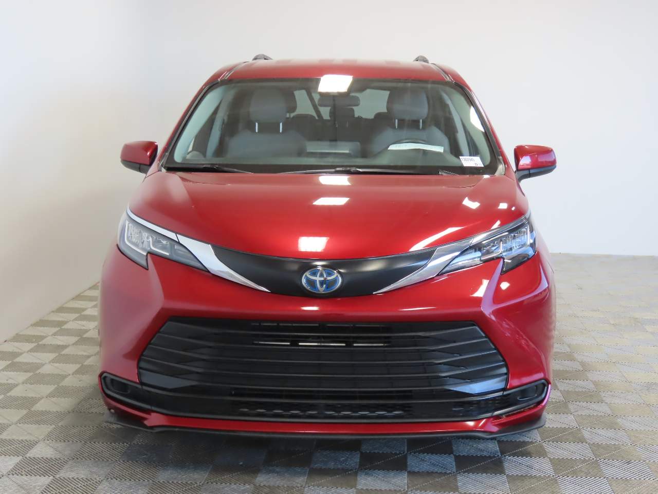 2022 Toyota Sienna LE 8-Passenger